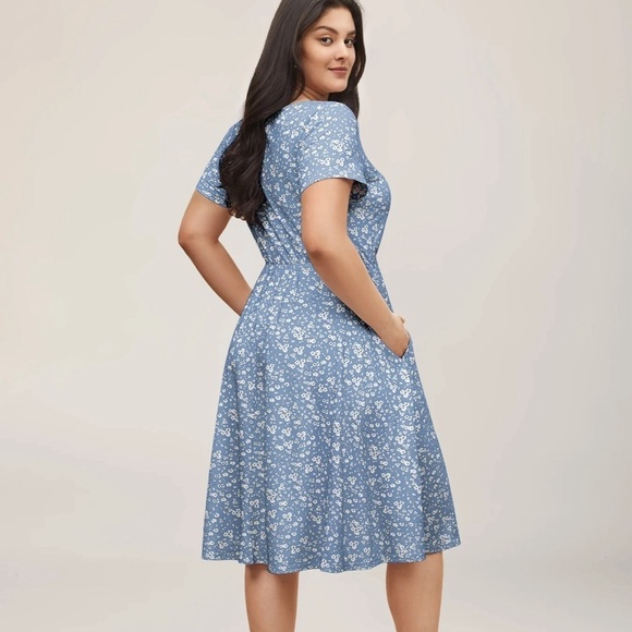 BloomChic Plus Size Ditsy Floral Elastic Waist Knot Drawstring Dress - Picture 2 of 5